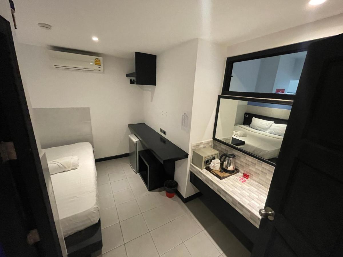 Islanda Hotel Patong Exteriér fotografie