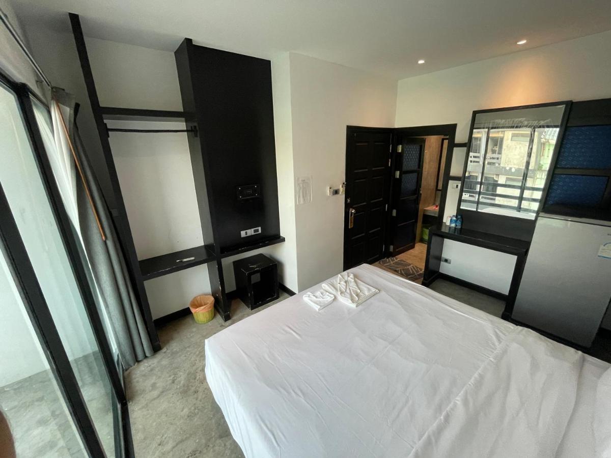 Islanda Hotel Patong Exteriér fotografie