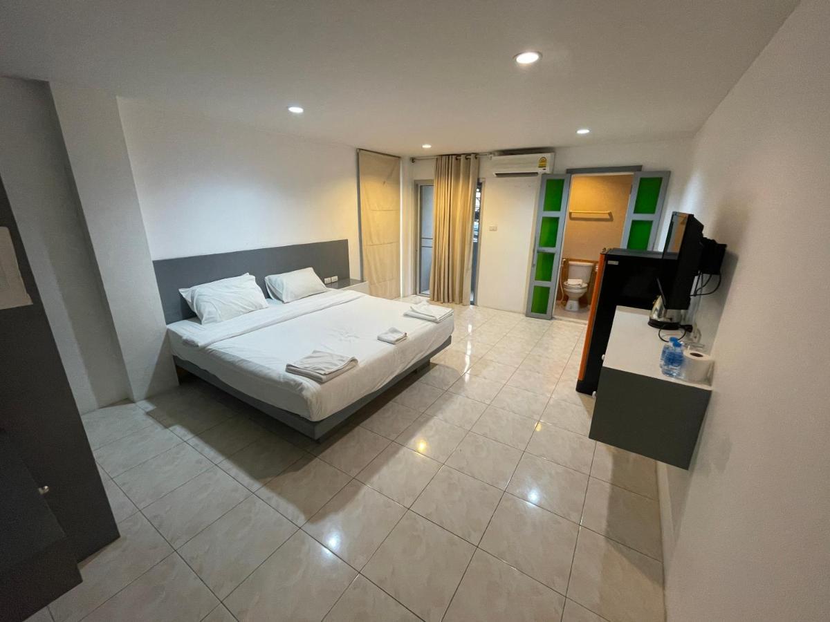 Islanda Hotel Patong Exteriér fotografie